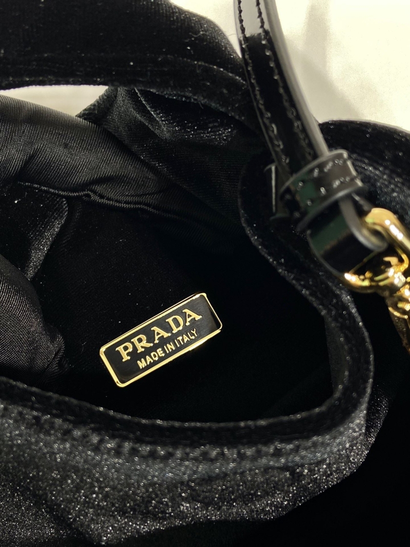 Pra*a bucket bags